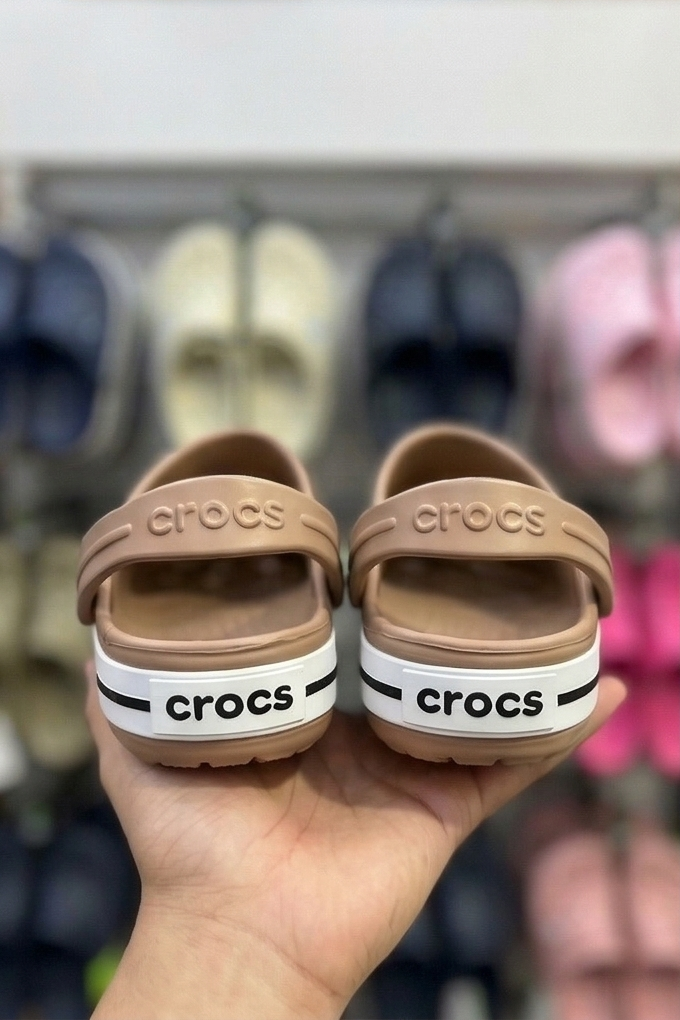 Crocs Bayaband 2.0 Clogs (Brown)